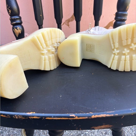 Oasis Society Leather Anastasia Cream Ankle Boots - Picture 9 of 9